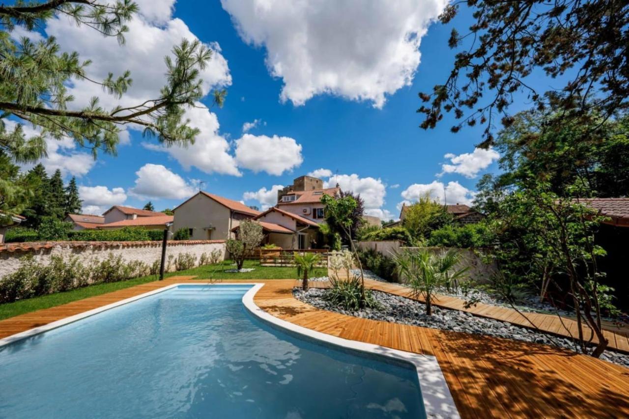 Gite Du Chateau Montrond-les-Bains Exterior foto